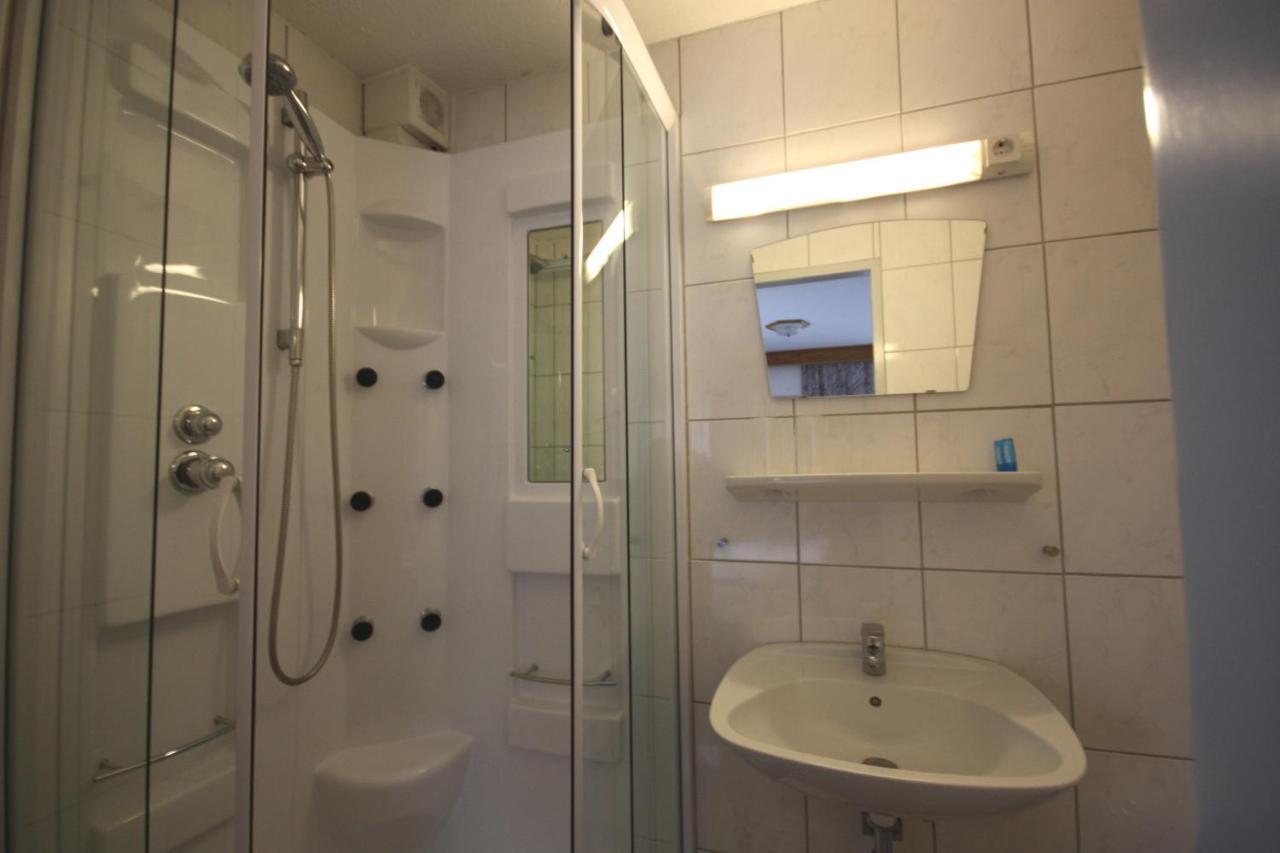 Haus Schoenjochl By Chatel Reizen Fiss Room photo